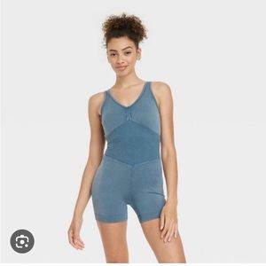Women’s seamless short bodysuit joylab blue fin large